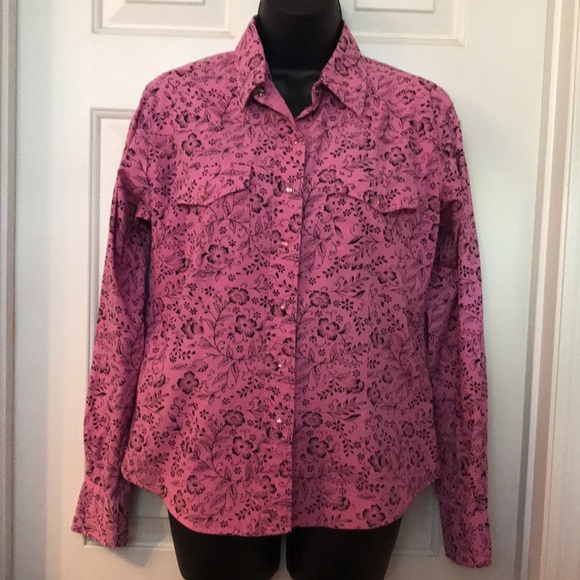 Women’s medium Cow Girl pink western shirt - Picture 2 of 5